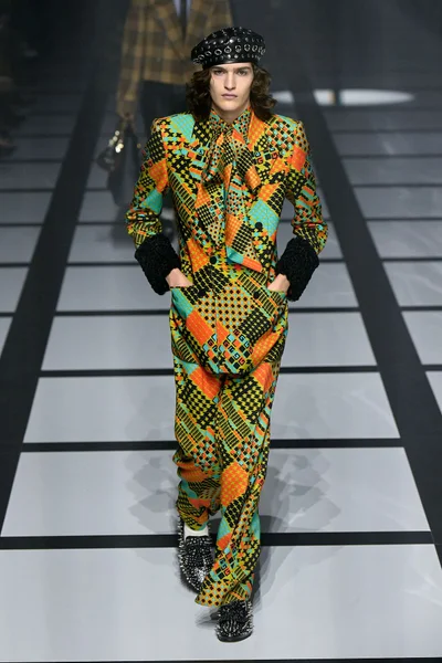 Look 54